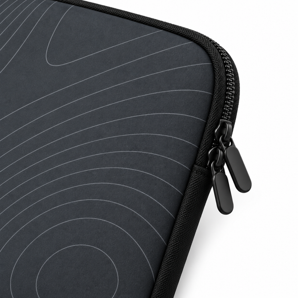 Focus Sleeve - Iso Lines, zipper detail on a white background